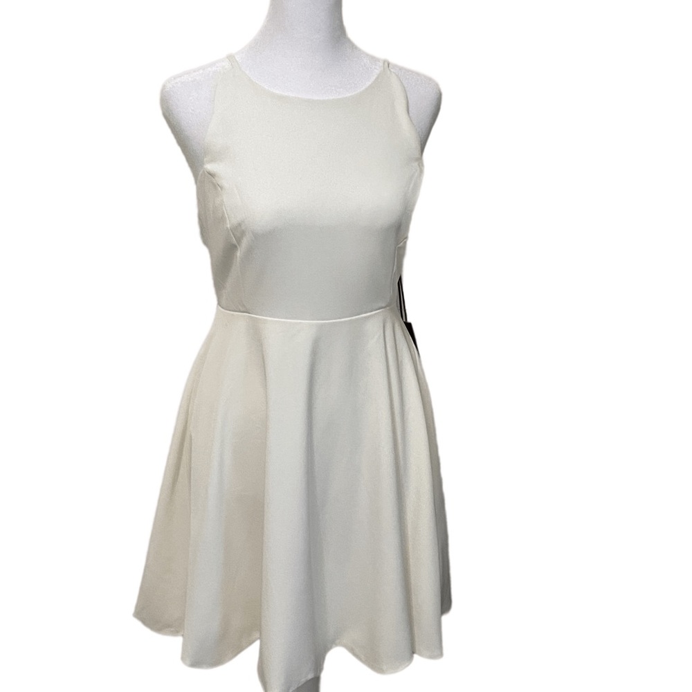 🌟🌟HOST PICK🌟🌟 LULU'S LADIES  NWT WHITE Dress SZ L